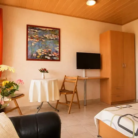 Panoramahuis - Kerkzicht Links Apartment Sukoro